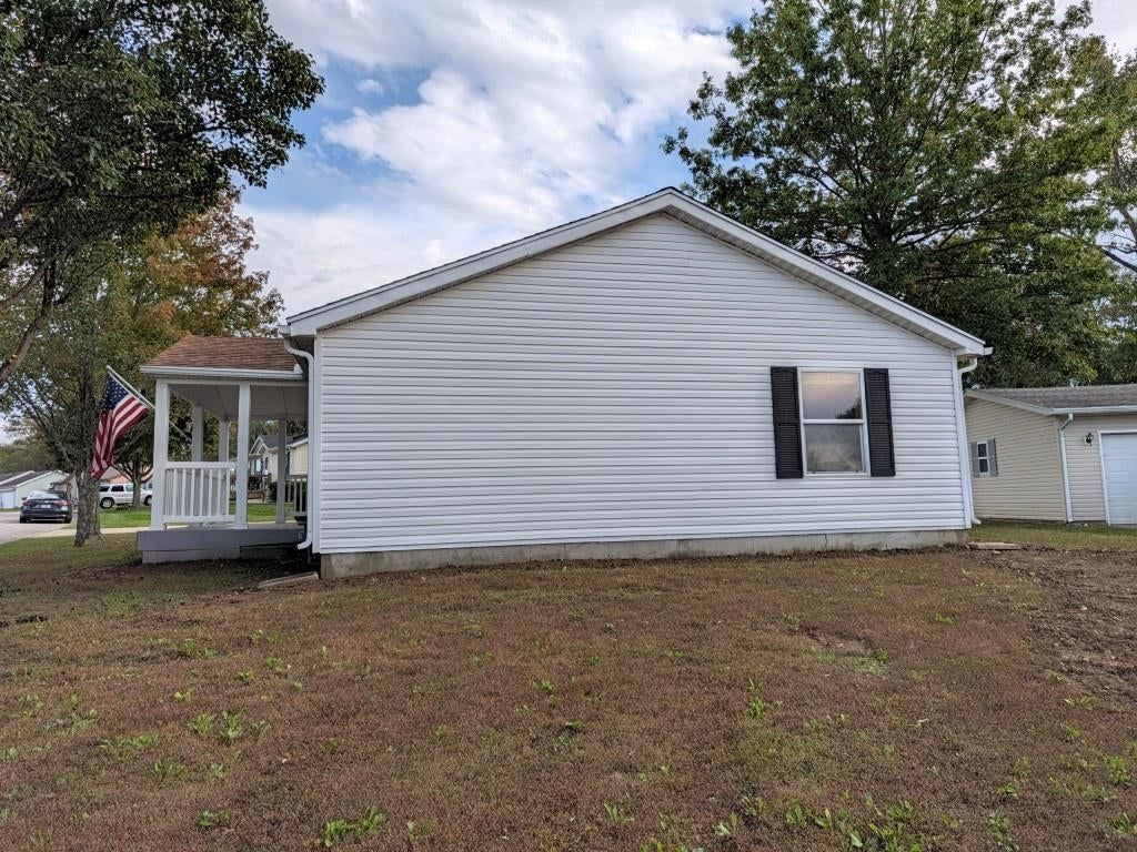 846 NE White Oaks Lane, Oak Grove, MO: listing photo 3