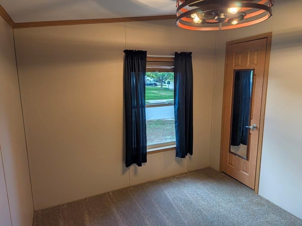 Photo 9 of 19 - 846 NE White Oaks Lane, Oak Grove, MO 64075