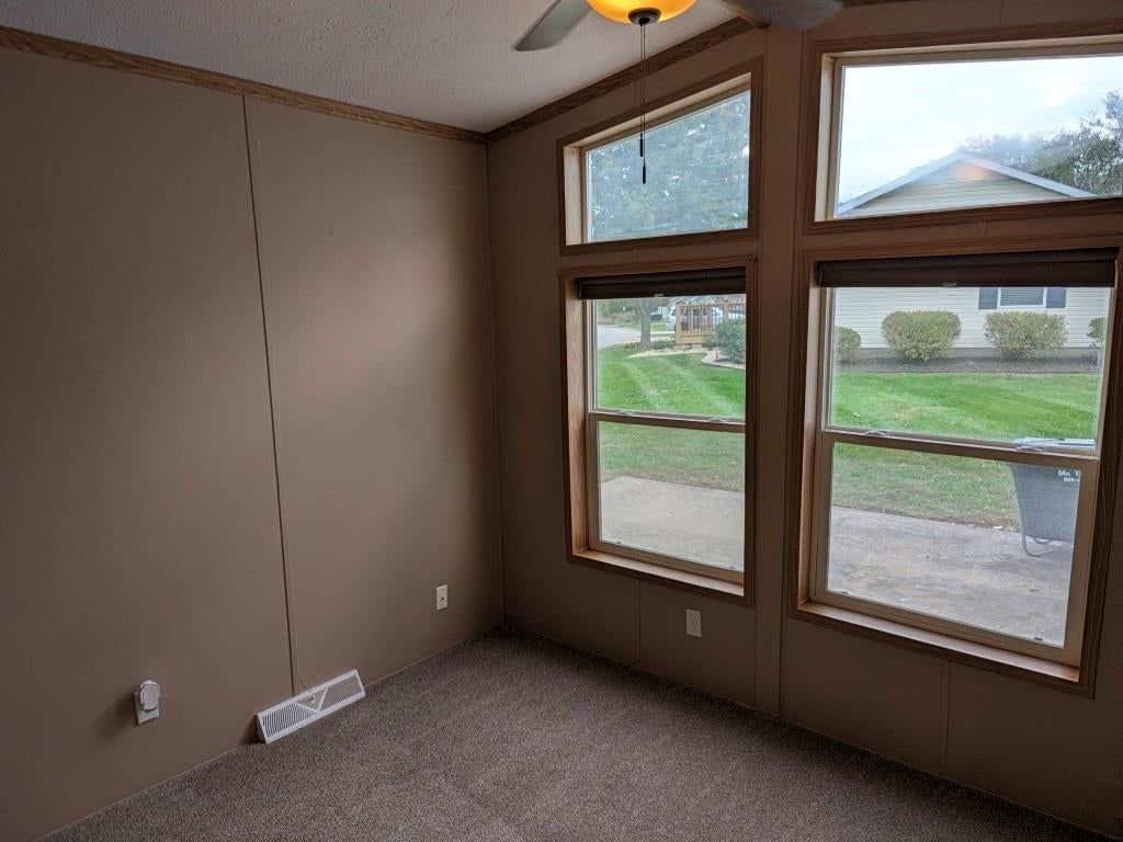 Photo 19 of 19 - 846 NE White Oaks Lane, Oak Grove, MO 64075