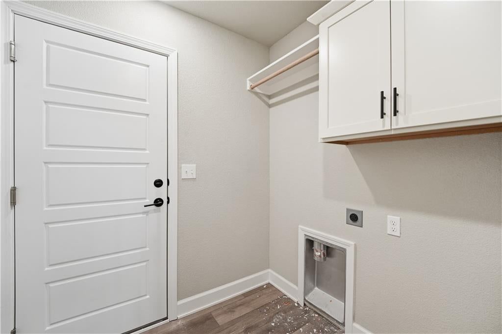 Walk-in pantry at 18450 W 195th Street, Spring Hill, KS 66083