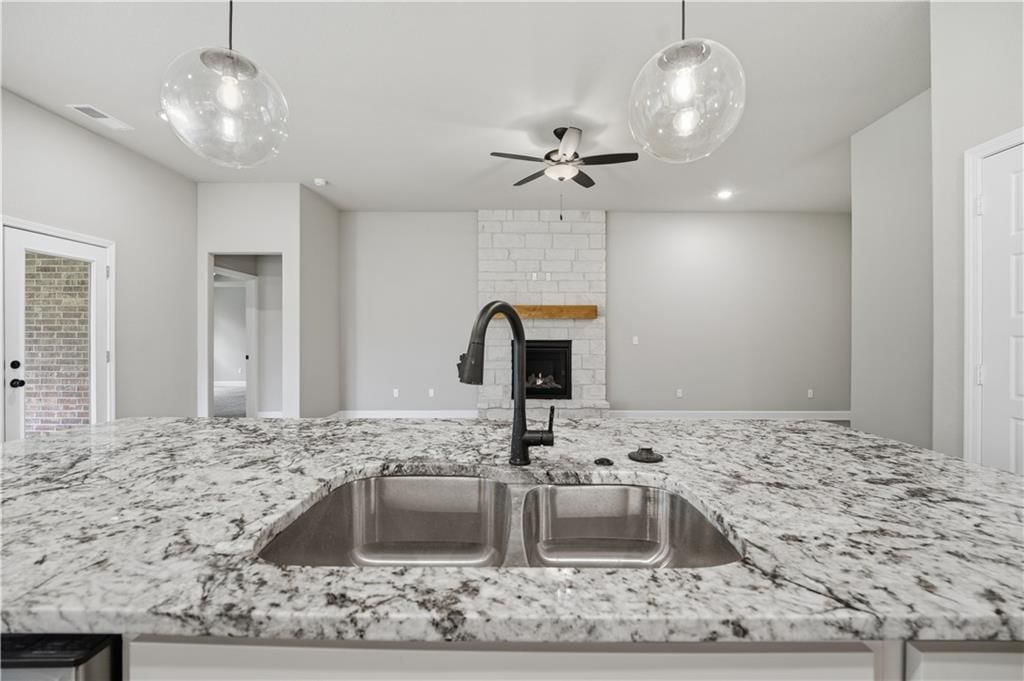 Granite counters at 18450 W 195th Street, Spring Hill, KS 66083