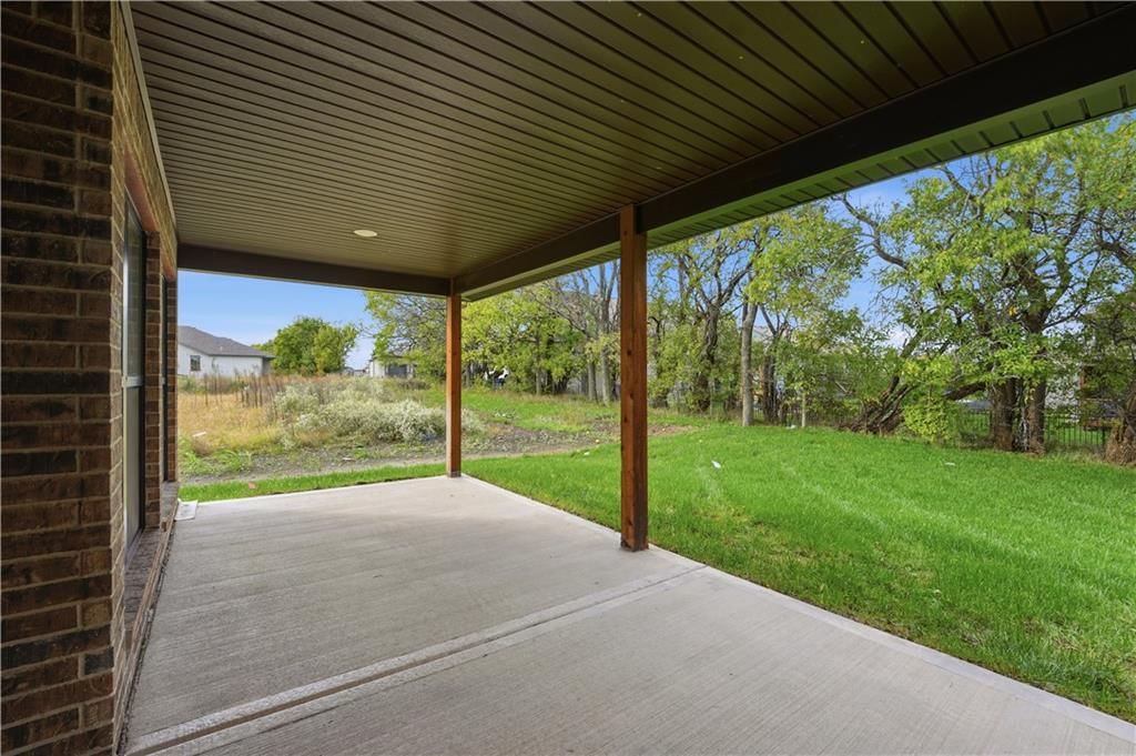Big backyard at 18450 W 195th Street, Spring Hill, KS 66083
