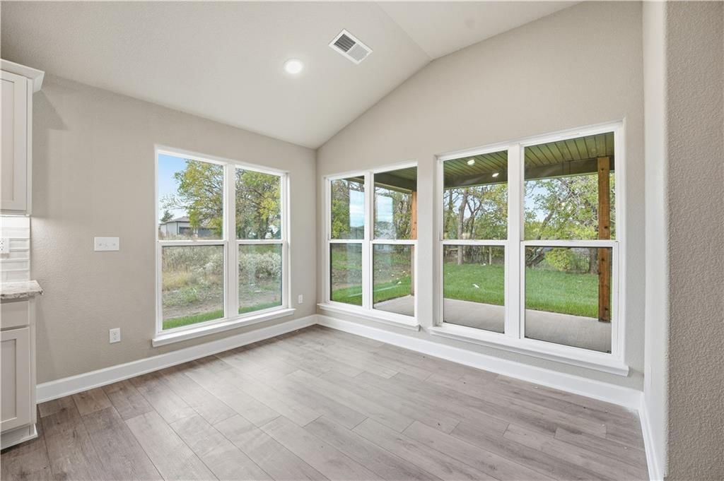Photo 15 of 40 - 18450 W 195th Street, Spring Hill, KS 66083