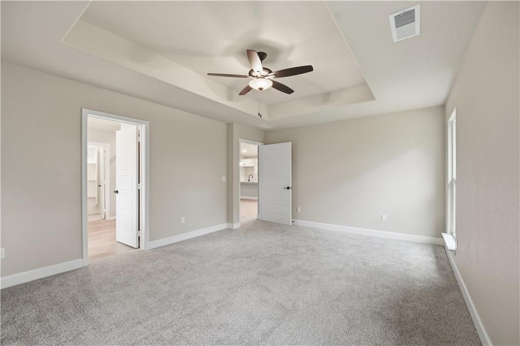 Photo 24 of 40 - 18450 W 195th Street, Spring Hill, KS 66083