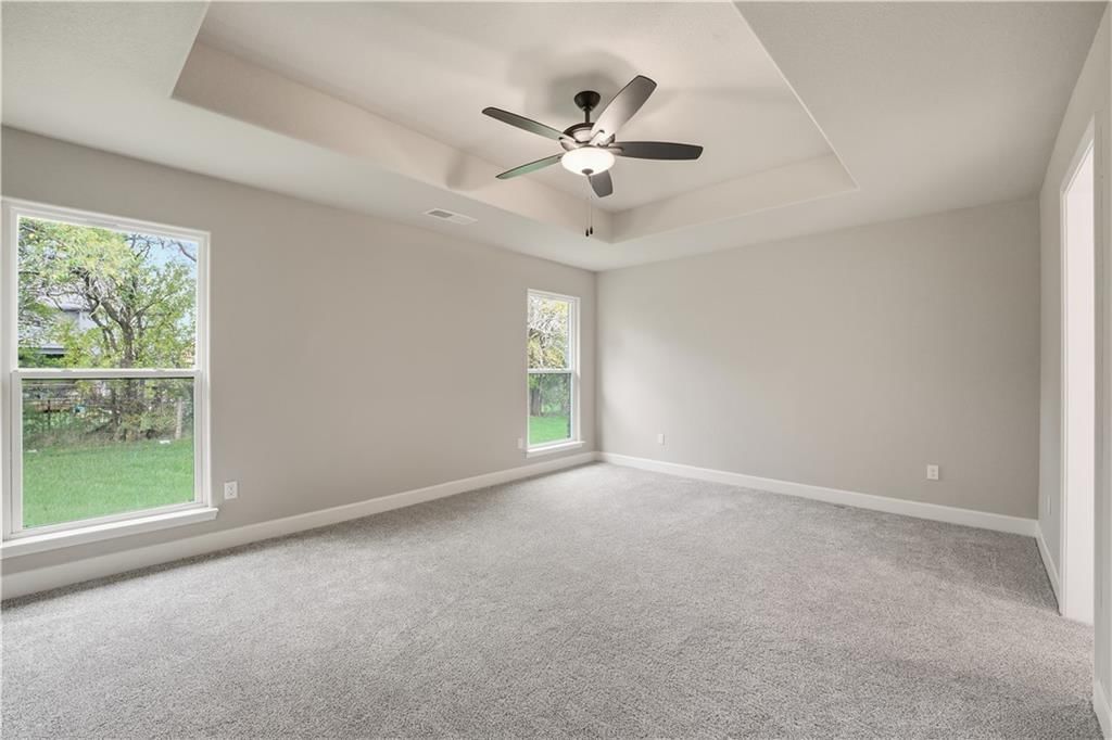 Tray ceiling at 18450 W 195th Street, Spring Hill, KS 66083