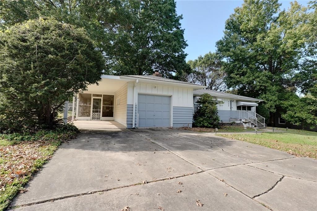 722 S Hudson Street, Buckner, MO: listing photo 3