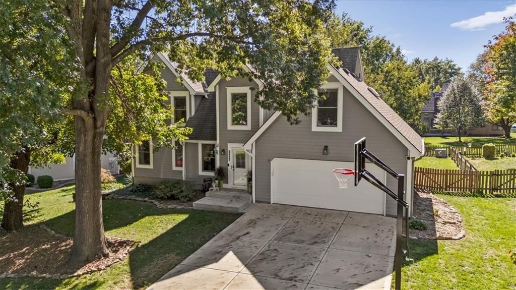 13415 W 105TH Terrace, Overland Park, KS: listing photo 3