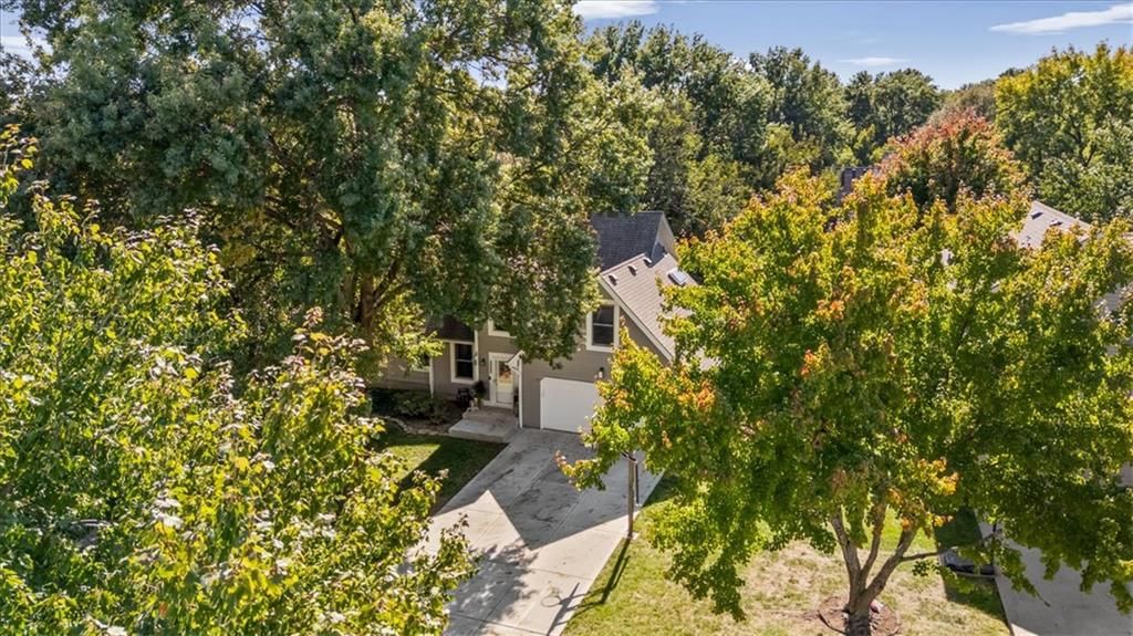 13415 W 105TH Terrace, Overland Park, KS: listing photo 2