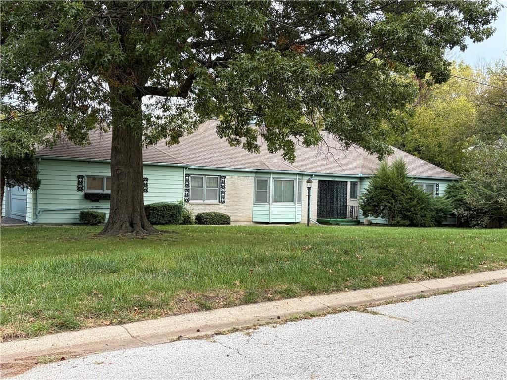 7400 73 Street, Kansas City, MO