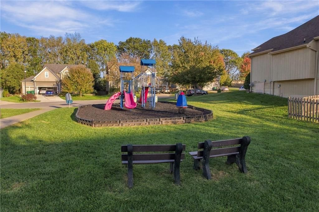 Photo 46 of 47 - 12113 Pebble Beach Drive, Kansas City, KS 66109