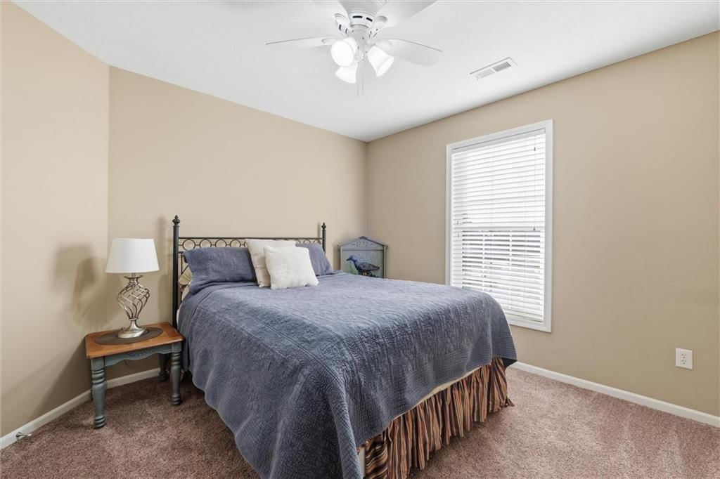 Photo 25 of 47 - 12113 Pebble Beach Drive, Kansas City, KS 66109