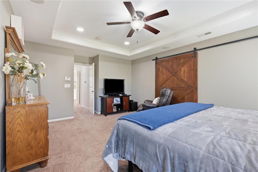 Photo 22 of 47 - 12113 Pebble Beach Drive, Kansas City, KS 66109