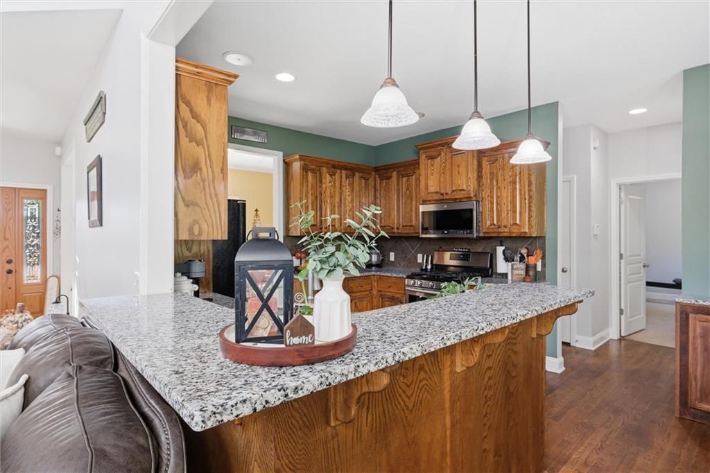 Photo 15 of 47 - 12113 Pebble Beach Drive, Kansas City, KS 66109
