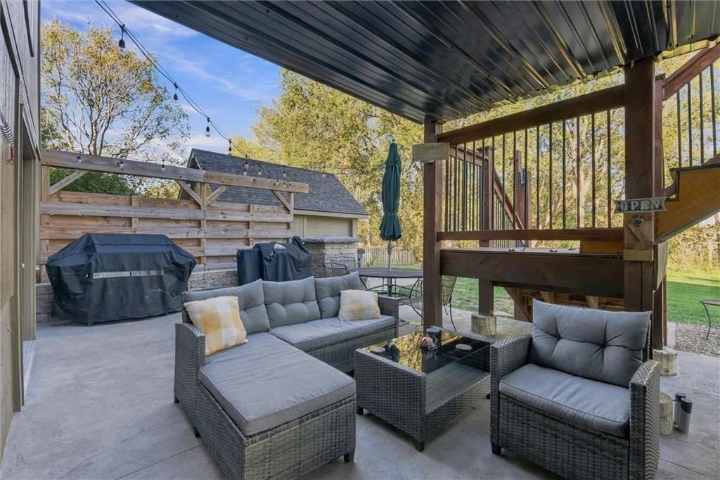 Photo 32 of 47 - 12113 Pebble Beach Drive, Kansas City, KS 66109