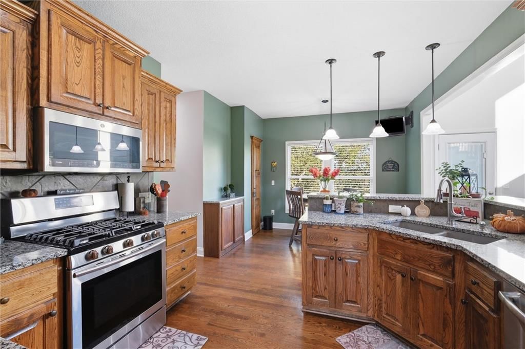 Photo 16 of 47 - 12113 Pebble Beach Drive, Kansas City, KS 66109
