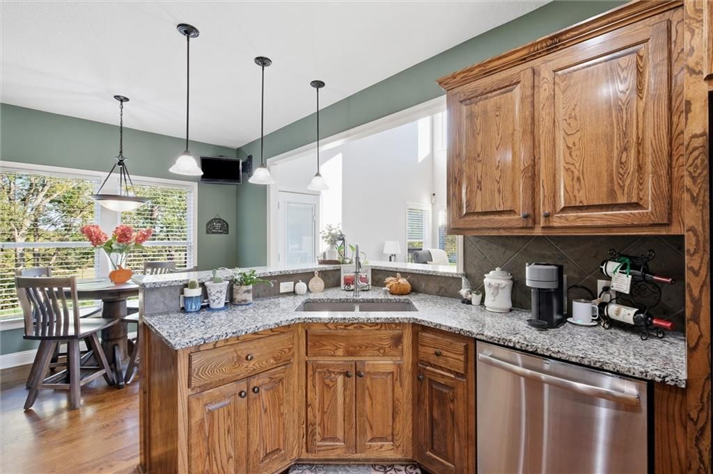 Photo 13 of 47 - 12113 Pebble Beach Drive, Kansas City, KS 66109