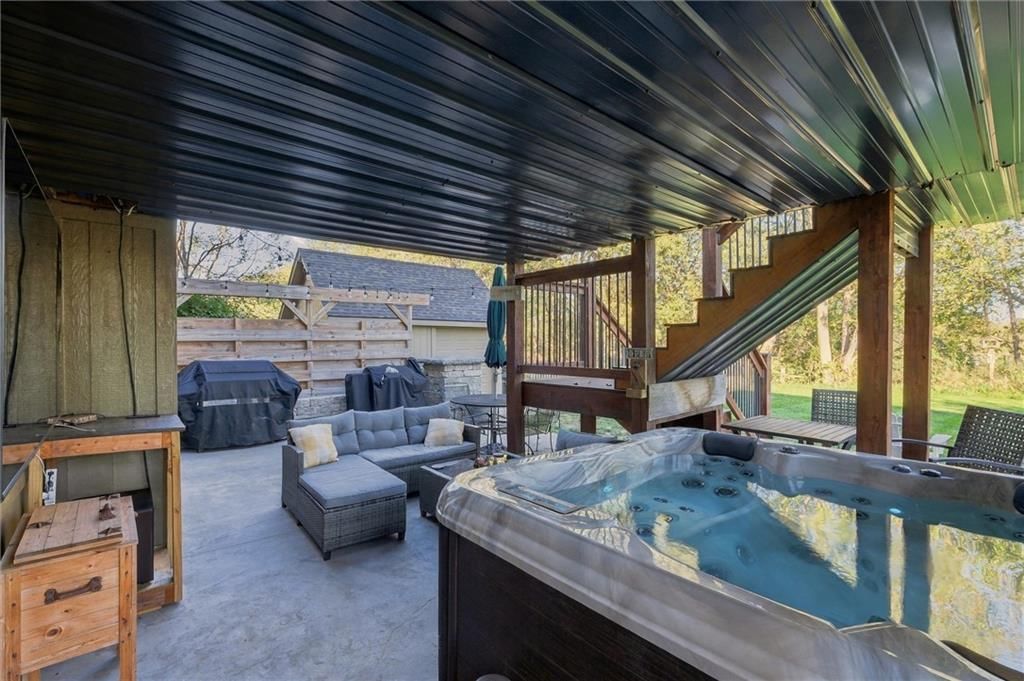 Photo 31 of 47 - 12113 Pebble Beach Drive, Kansas City, KS 66109