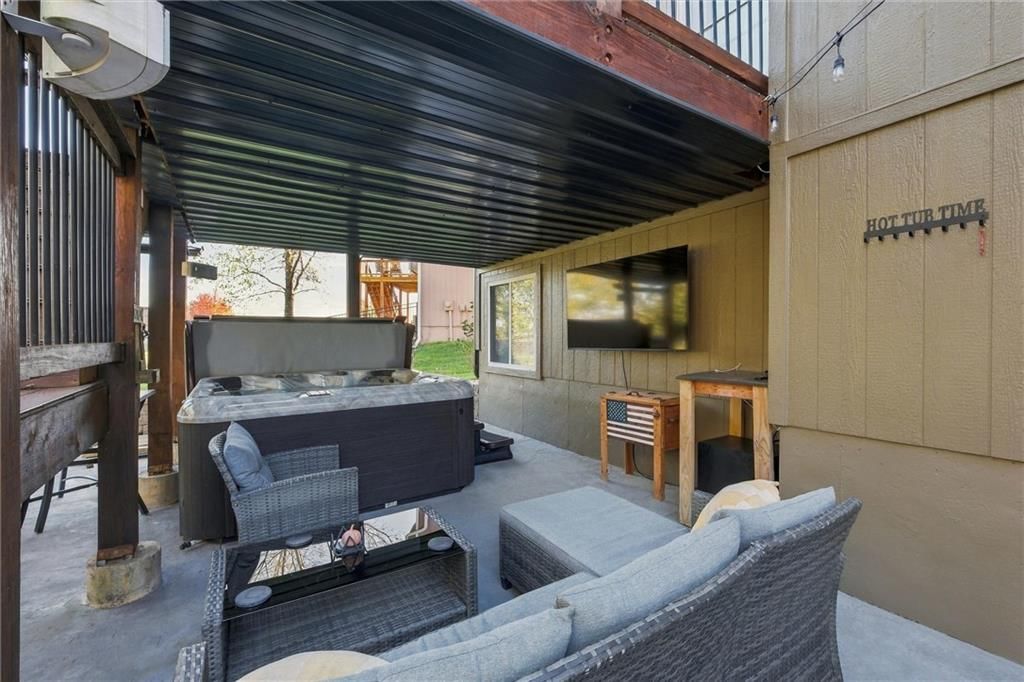 Photo 30 of 47 - 12113 Pebble Beach Drive, Kansas City, KS 66109