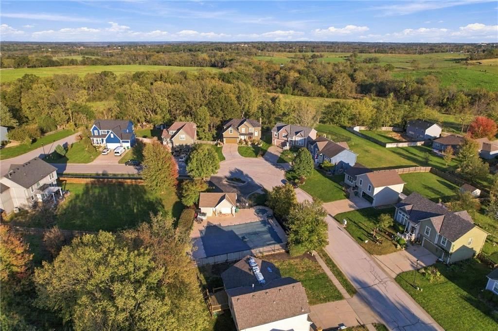 Photo 41 of 47 - 12113 Pebble Beach Drive, Kansas City, KS 66109