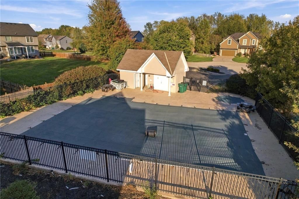 Photo 42 of 47 - 12113 Pebble Beach Drive, Kansas City, KS 66109