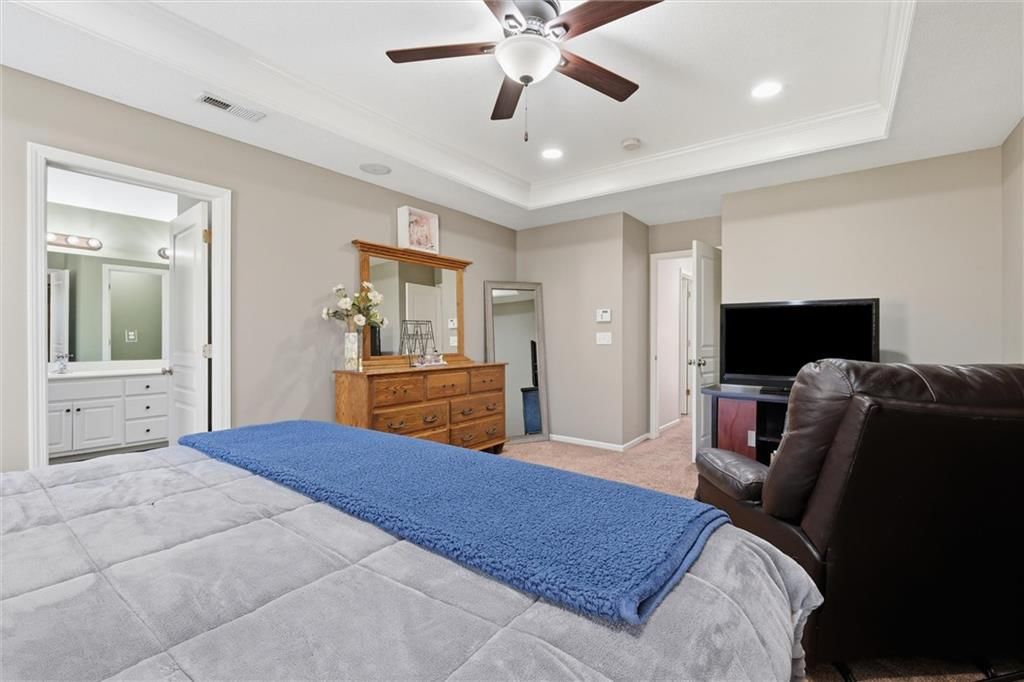 Photo 21 of 47 - 12113 Pebble Beach Drive, Kansas City, KS 66109