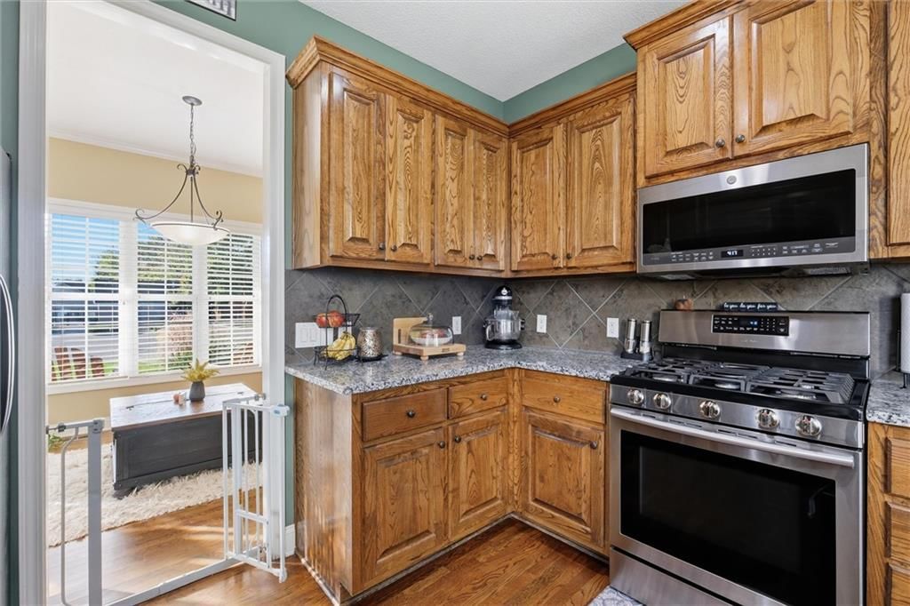Photo 14 of 47 - 12113 Pebble Beach Drive, Kansas City, KS 66109
