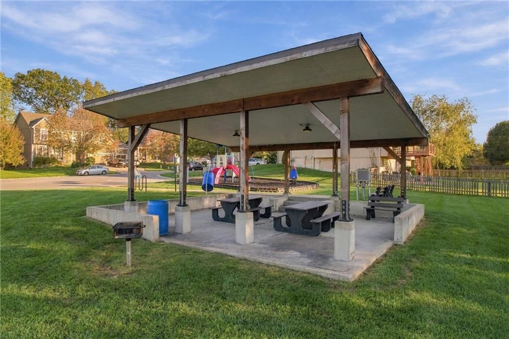 Photo 44 of 47 - 12113 Pebble Beach Drive, Kansas City, KS 66109