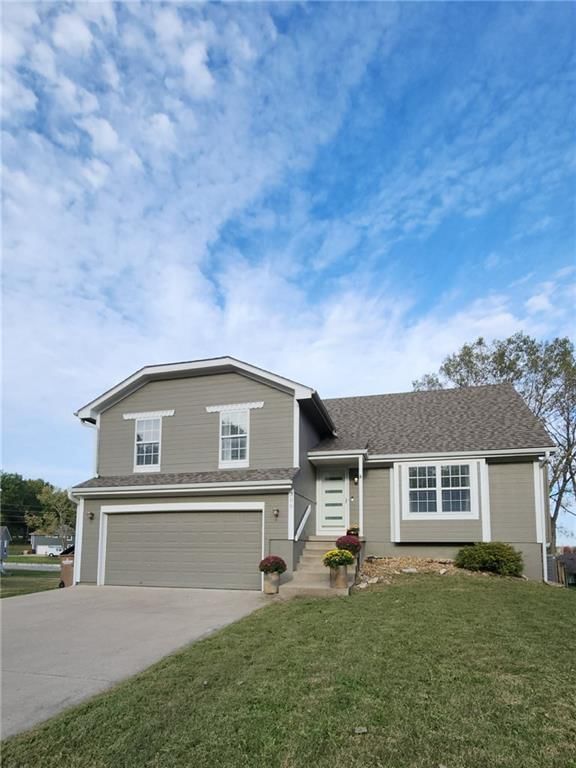 309 Shenandoah Drive, Raymore, MO
