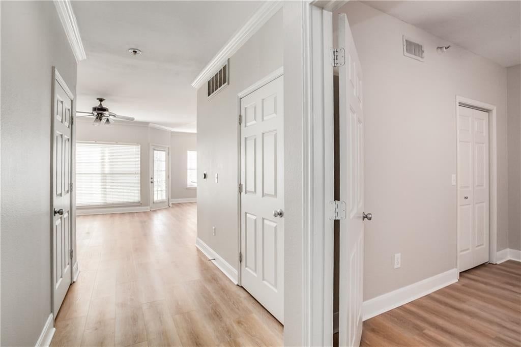 11602 Tomahawk Creek Parkway, Leawood, KS: listing photo 3