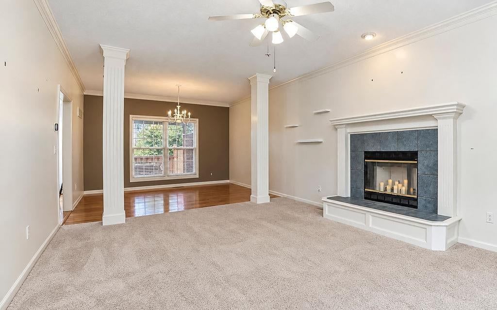Statement lighting at 9921 N Highland Place, Kansas City, MO 64155