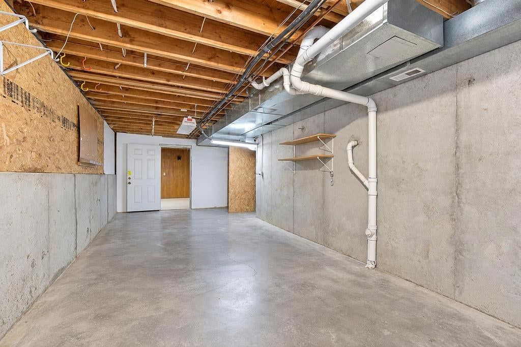 Photo 30 of 39 - 9921 N Highland Place, Kansas City, MO 64155
