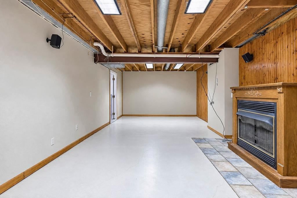 Photo 27 of 39 - 9921 N Highland Place, Kansas City, MO 64155