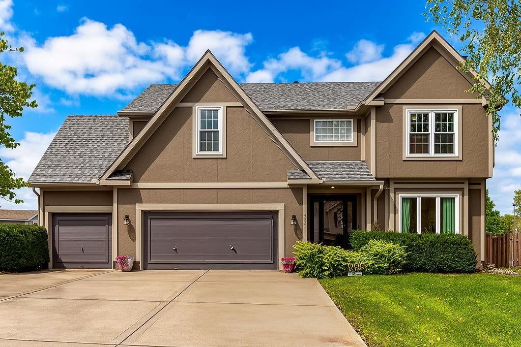9921 N Highland Place, Kansas City, MO
