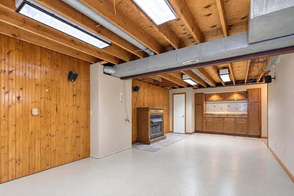 Photo 28 of 39 - 9921 N Highland Place, Kansas City, MO 64155