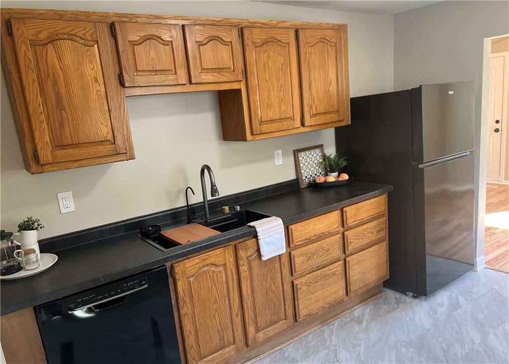 1124 Quincy Street, Leavenworth, KS: listing photo 3