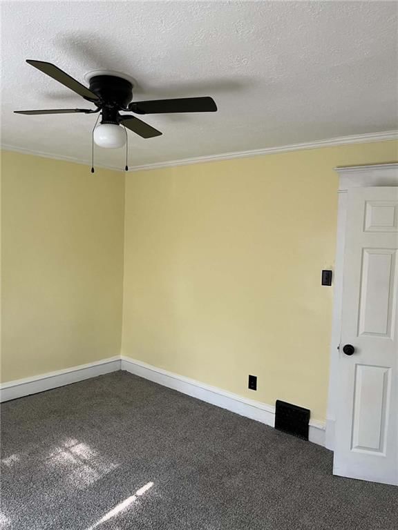 Carpet at 1733 S Crescent Avenue, Independence, MO 64052