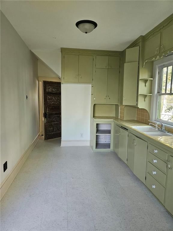 Photo 15 of 25 - 1733 S Crescent Avenue, Independence, MO 64052