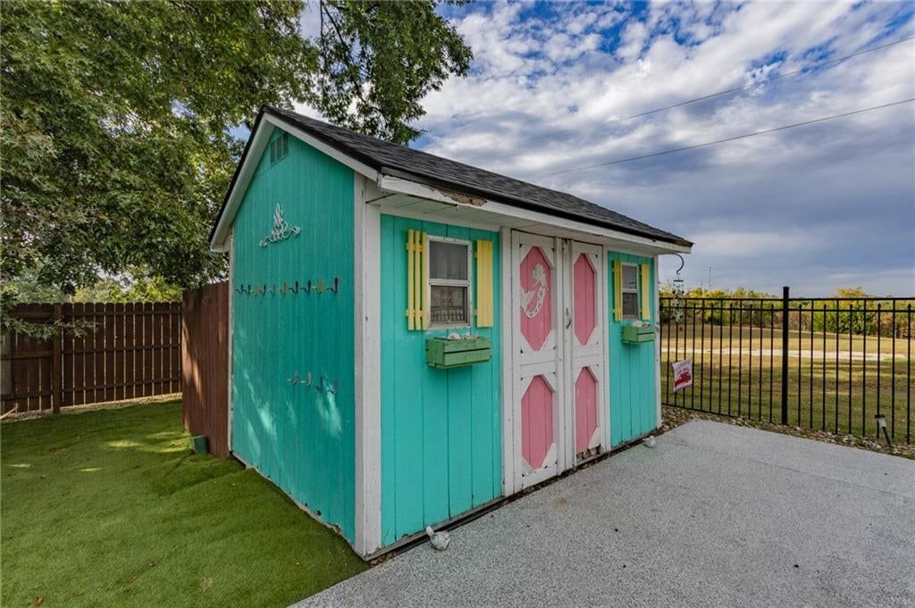 Photo 42 of 71 - 13246 Kansas Avenue, Bonner Springs, KS 66012