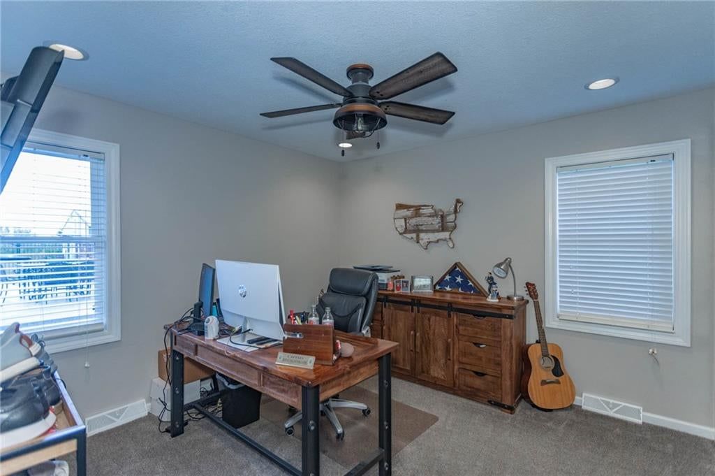 Photo 19 of 71 - 13246 Kansas Avenue, Bonner Springs, KS 66012