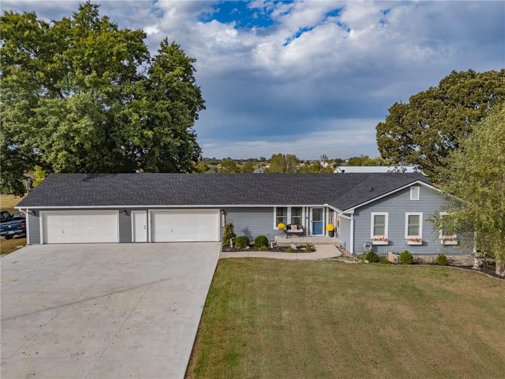 Photo 44 of 71 - 13246 Kansas Avenue, Bonner Springs, KS 66012