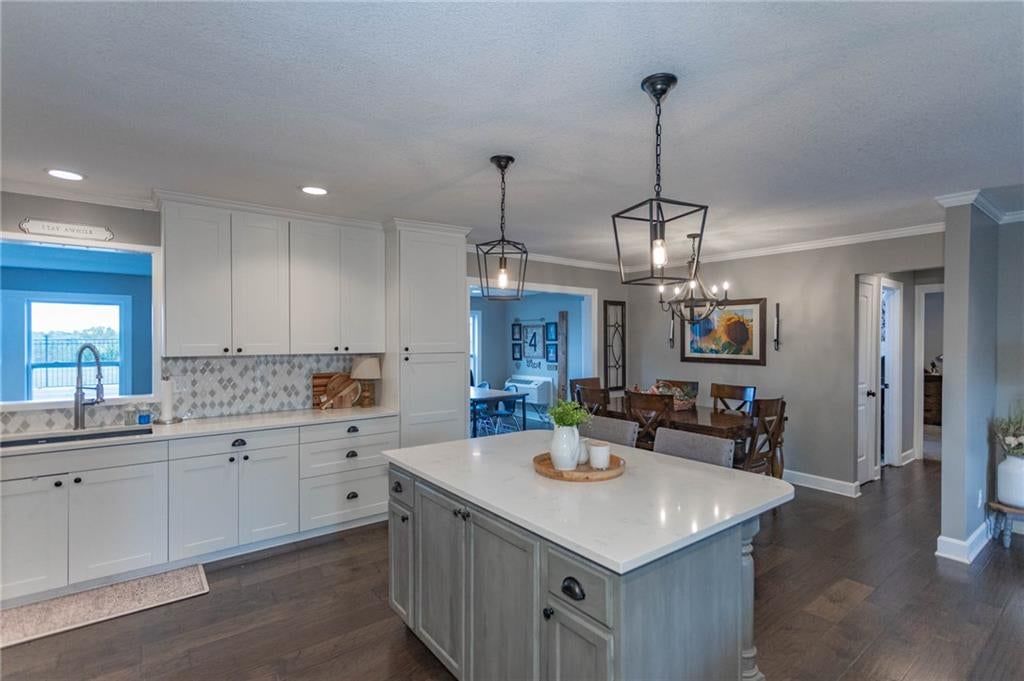 Photo 6 of 71 - 13246 Kansas Avenue, Bonner Springs, KS 66012
