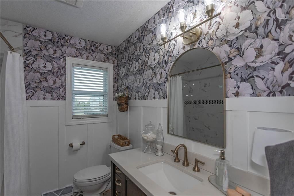 Photo 21 of 71 - 13246 Kansas Avenue, Bonner Springs, KS 66012