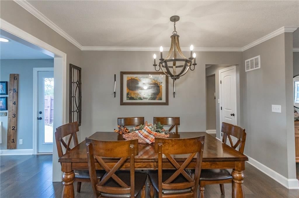 Photo 13 of 71 - 13246 Kansas Avenue, Bonner Springs, KS 66012
