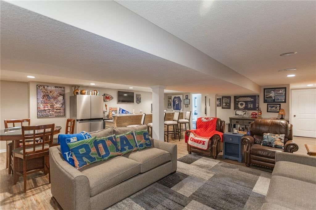 Photo 33 of 71 - 13246 Kansas Avenue, Bonner Springs, KS 66012