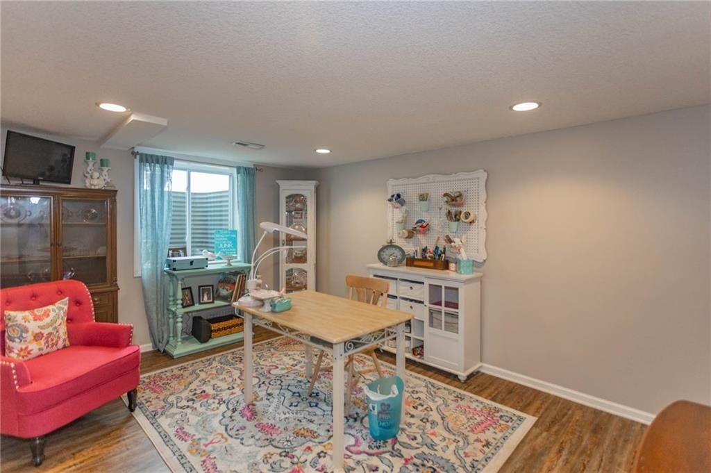 Photo 26 of 71 - 13246 Kansas Avenue, Bonner Springs, KS 66012