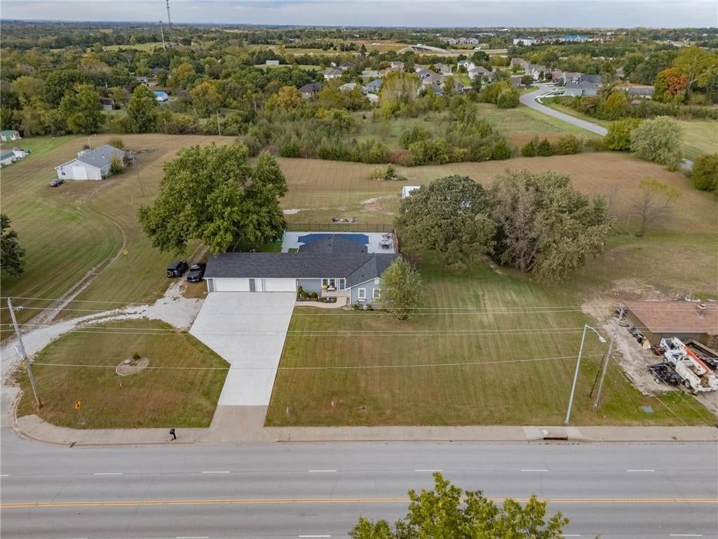 Photo 61 of 71 - 13246 Kansas Avenue, Bonner Springs, KS 66012