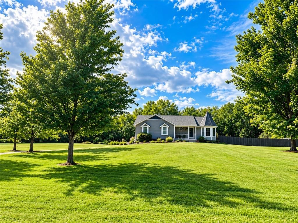 24112 S Tanaine Lane, Peculiar, MO