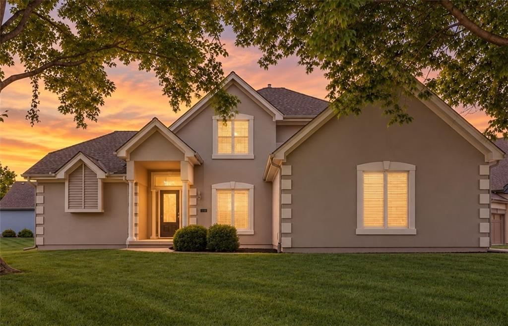 8623 N Richmond Avenue, Kansas City, MO