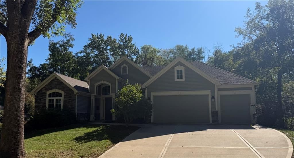 2907 W 98 Street, Leawood, KS