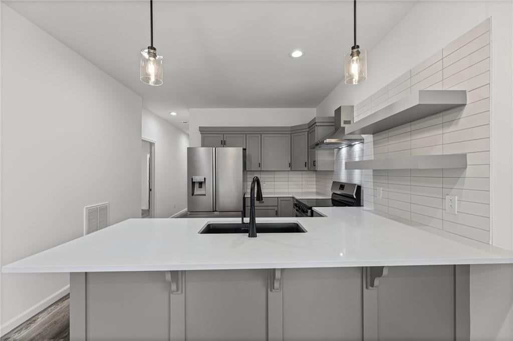 Photo 10 of 31 - 1111 Kimball Avenue, Kansas City, KS 66104